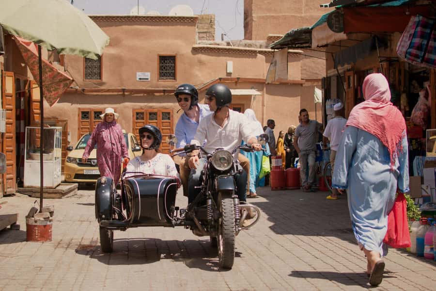 Marrakech : 3h off the beaten path private sidecar ride - Finding the start: Bab Doukkala and the easy link to Jemaa el-Fna