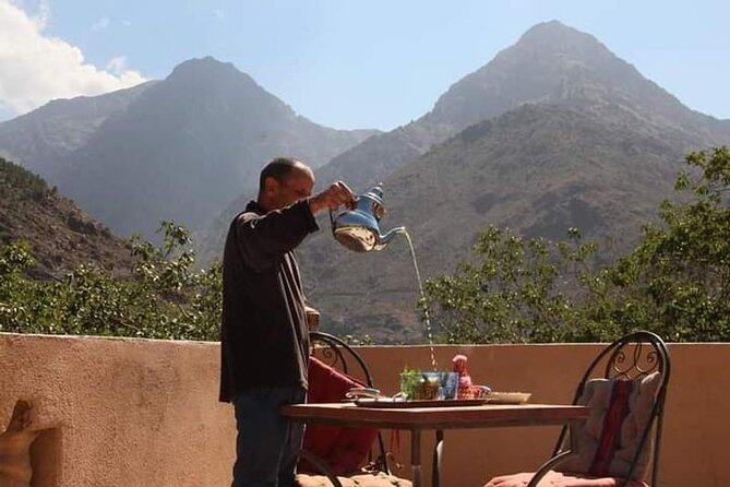 Marrakech: Agafay Desert Dinner Show and Sunset Camel Ride - The argan oil cooperative stop: more than a photo stop