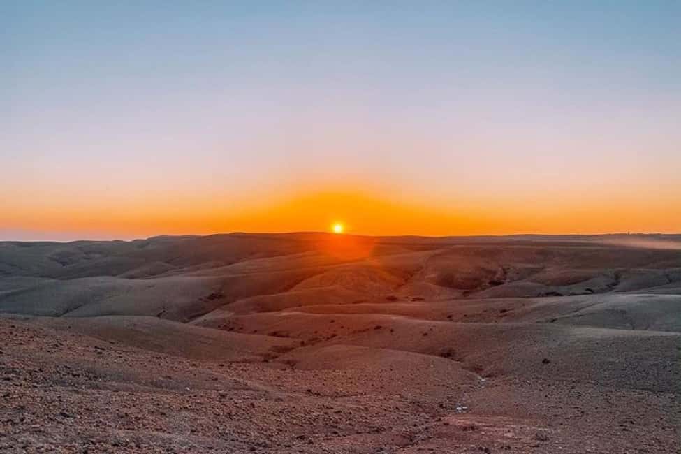 Marrakech: Agafay Desert Sunset, Camel Ride, Dinner and Show - Live Show and the Fire Show Finale: What to Expect, and How to Watch