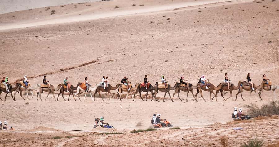 Marrakech: Agafay Ds Sunset with Dinner, Show & Tuareg Music - Mint tea and the Agafay sunset: when the colors peak
