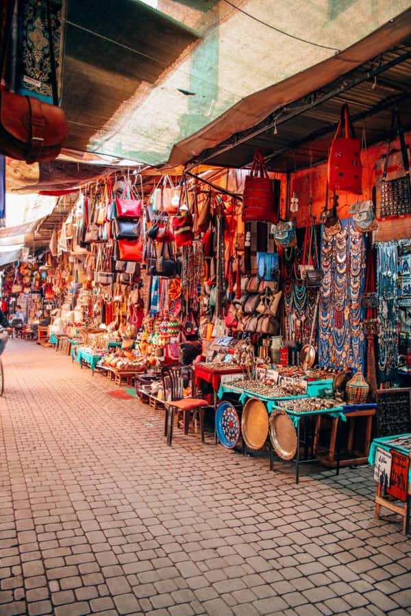 Marrakech: Authentic Guided Shopping Adventure - Lunch in the Medina: Plan on Paying for It