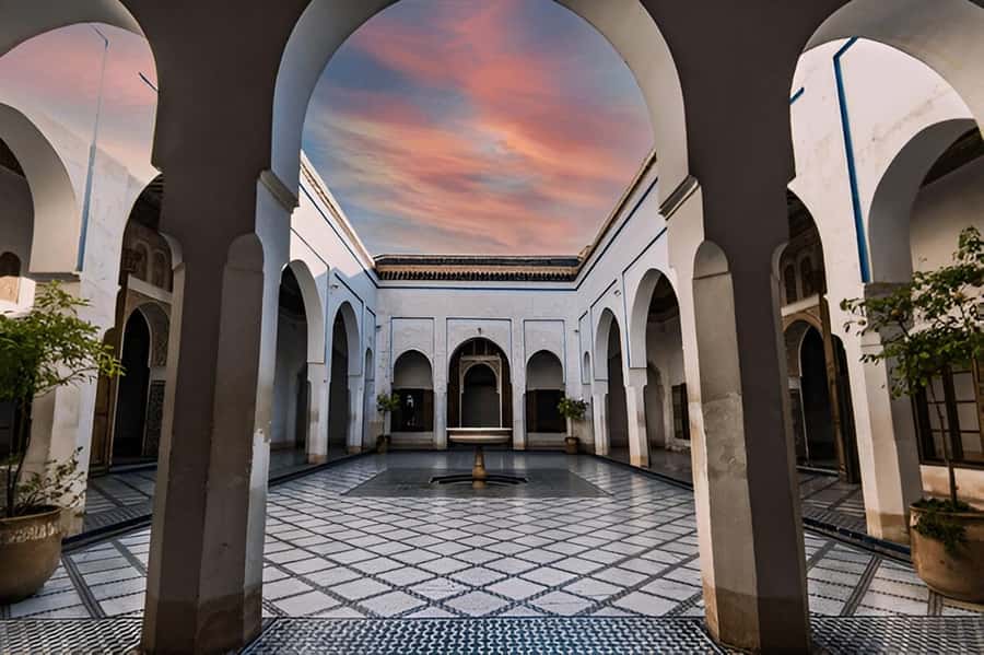 Marrakech: Bahia Palace, Ben Youssef Medersa, & Souks Tour - Bahia Palace: what to look for in the 160-room maze