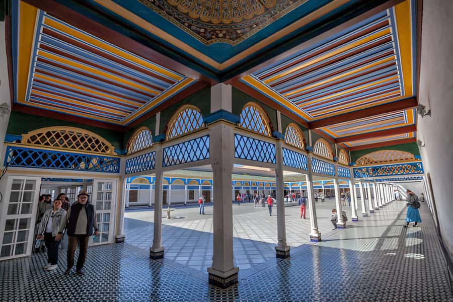 Marrakech: Bahia Palace, Madrasa Ben Youssef & Secret Garden - Koutoubia Mosque and the Mellah Photo Stop: First Impressions That Matter