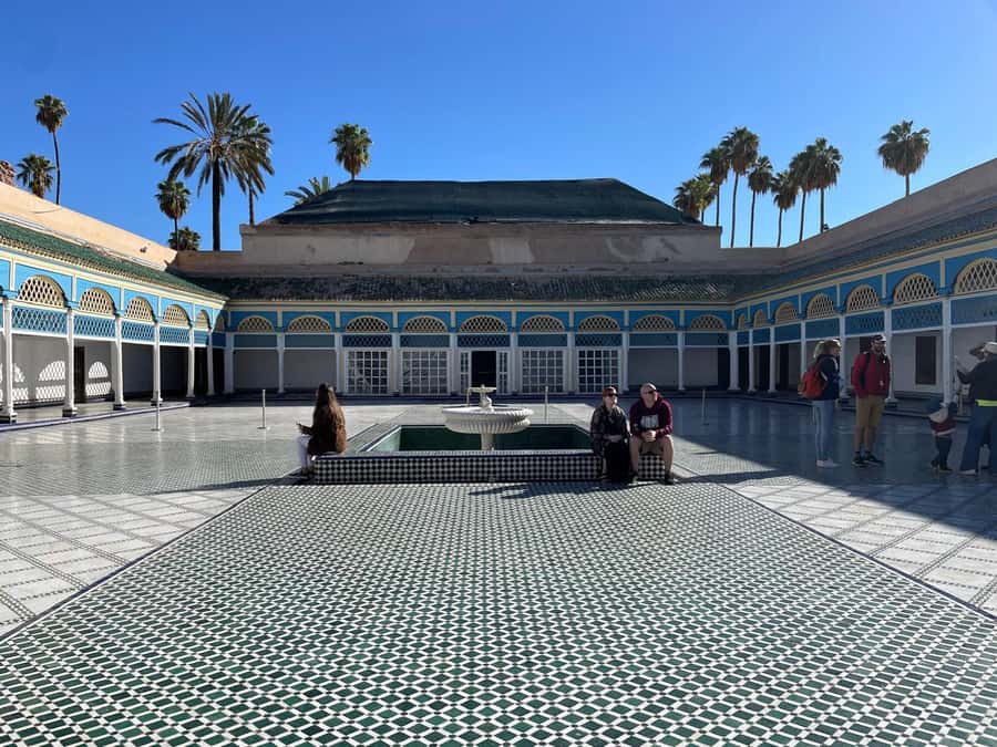 Marrakech: Bahia Palace, Madrasa Bn Yousef, Souk Medina Tour - Walking comfort, timing, and when to expect delays