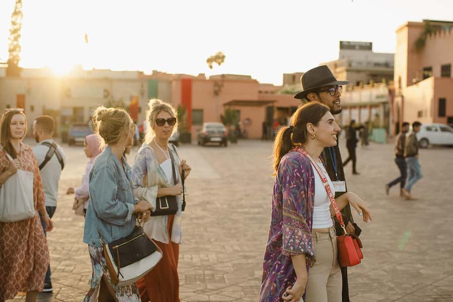 Marrakech: Bahia Palace, Saadian Tombs & Medina Guided Tour - Shopping tips: good craft stories, and how to avoid overpaying