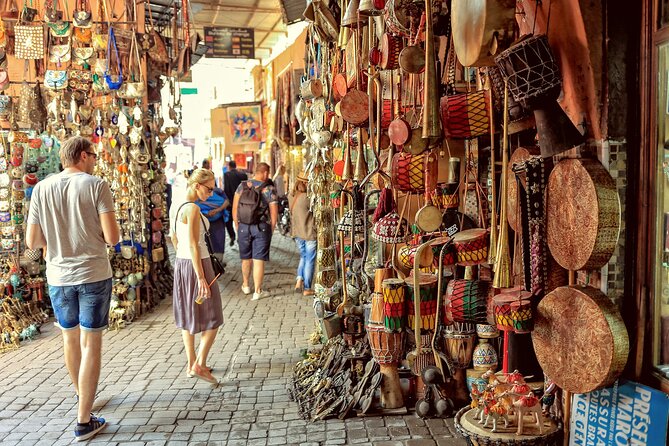 Marrakech: Bahia Palace, Saadian Tombs, Souk and Medina Tour - Where you meet, and how not to start the day stressed