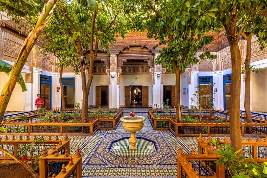 Marrakech: Bahia Palace, Saadian Tombs & Top Highlights Tour - Starting at Café Argana: Your Easy Way Into the Medina