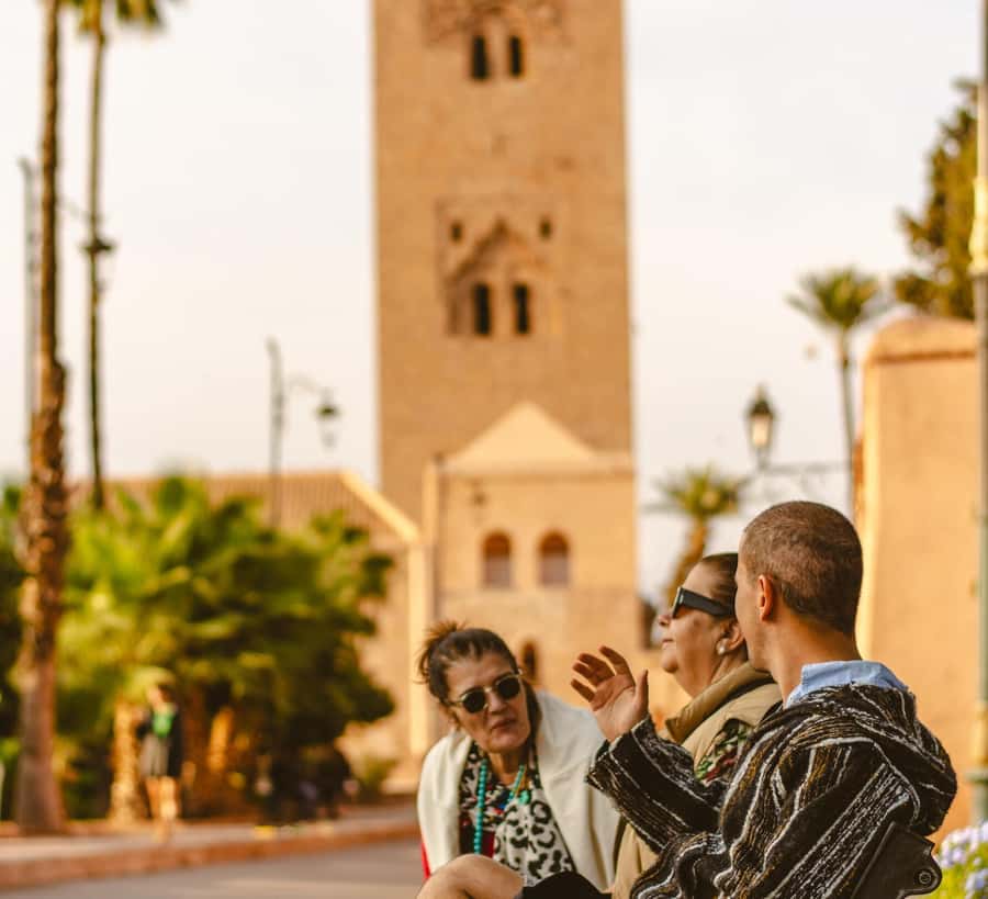 Marrakech: Bahia Palace, Saadian Tombs & Top Highlights Tour - Bahia Palace: Cedar Ceilings and Courtyard Color