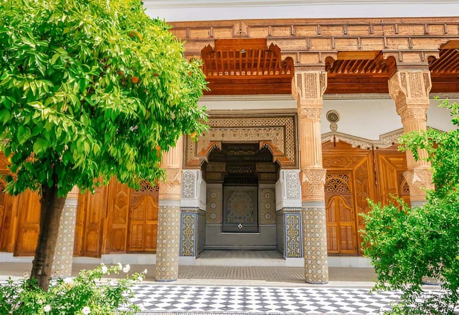 Marrakech: Ben Youssef Madrasa, Dar El Bacha and Medina Tour - Souks, spice stops, and the craft neighborhoods that make the Medina click