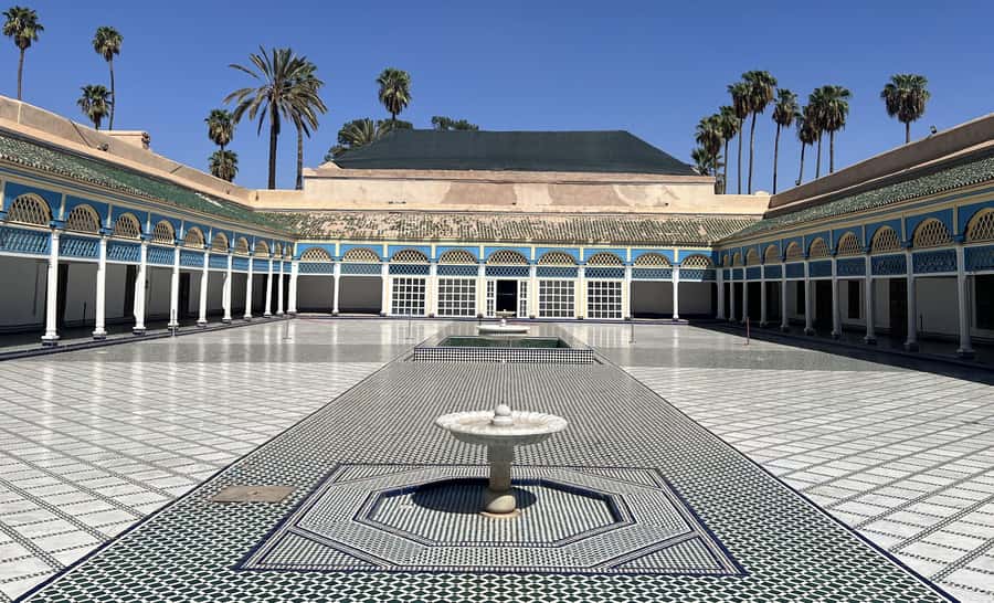 Marrakech City Highlights Tour - From Avenue Mohamed 5 to Koutoubia Mosque: the day starts with orientation