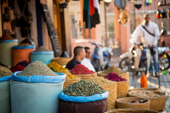 Marrakech city tour - Saadian Tombs: Royal Mausoleums and Artisan Craft