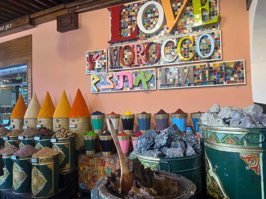 Marrakech City Tour: Souks, Palaces & Hidden Gems - Bahia Palace and the extra 100 MAD: worth it, but choose wisely
