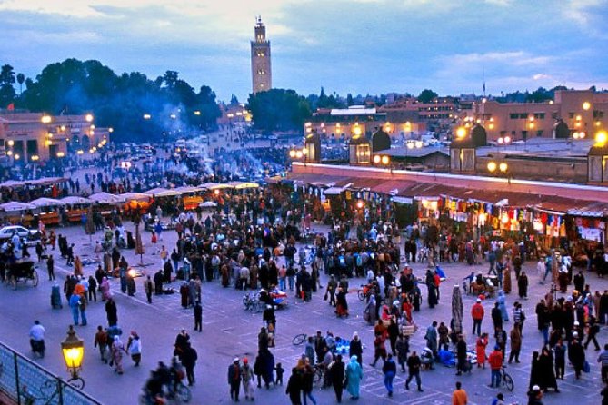 Marrakech City Tour with private driver - Saadian Tombs: royal necropolis in a compact stop
