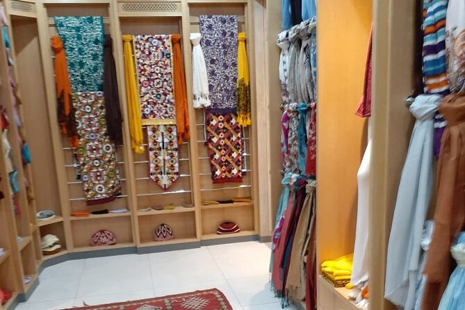 Marrakech Cultural & Shopping Tour: Old City & Souks - Souk Semmarine: Artisan stalls, basic Arabic, and a café reset
