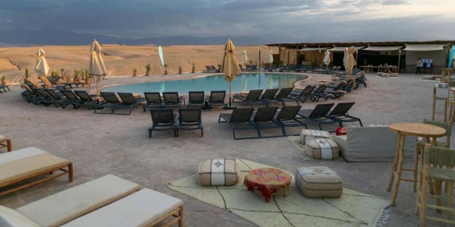 Marrakech: Day Pass in The Desert, swimming pool and lunch - The argan oil stop: tea, snacks, and shopping without pressure