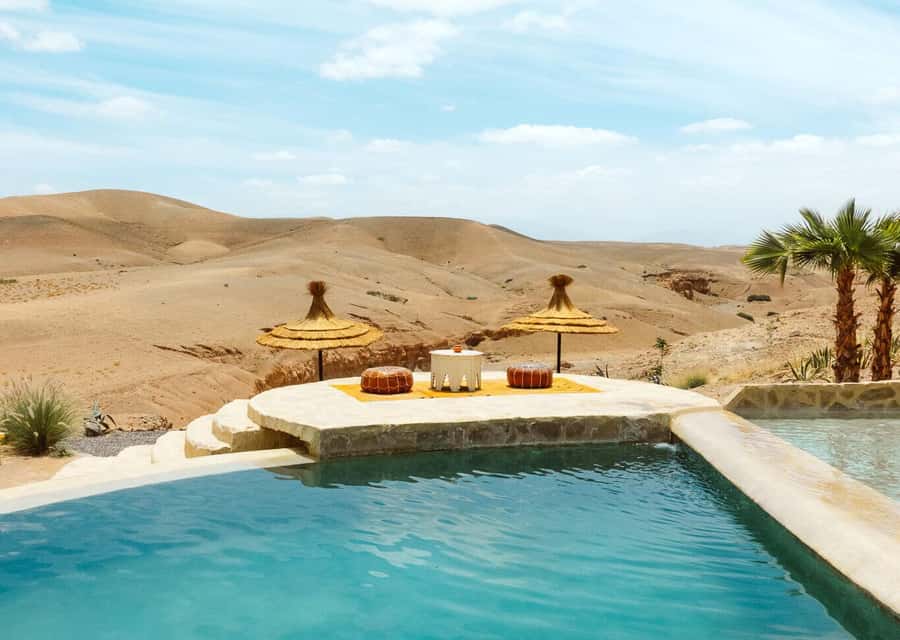 Marrakech: Day Pass in The Desert, swimming pool and lunch - The morning plan: pickup, van ride, and Lalla Takerkoust tea stop