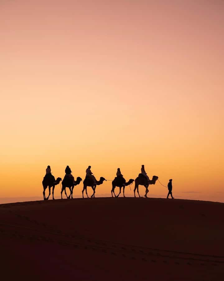 Marrakech–Fes 3-Day Sahara Tour - Day 1 Over the High Atlas and Through Aït Benhaddou to Dades or Tinghir