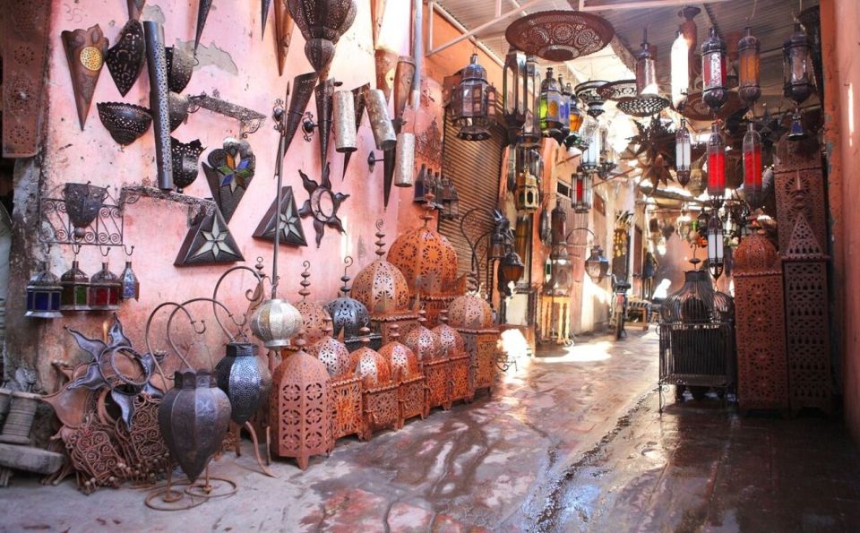 Marrakech Full-day excursion From Casablanca - Old Medina and souks: spices, textiles, and smart navigation