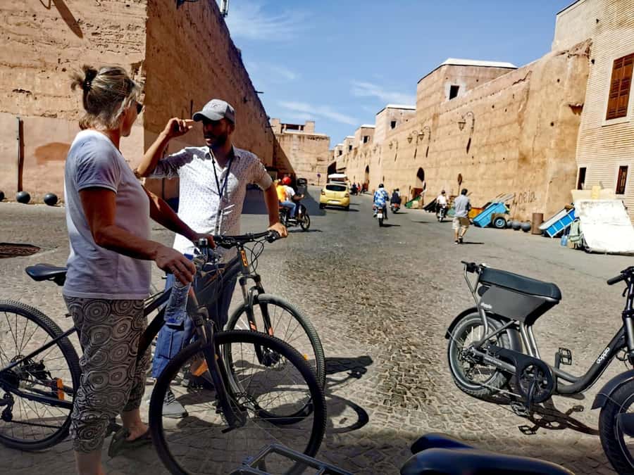 Marrakech: Guided Bike Tour with a local Guide - Menara Gardens: your calm reset in the middle of the city