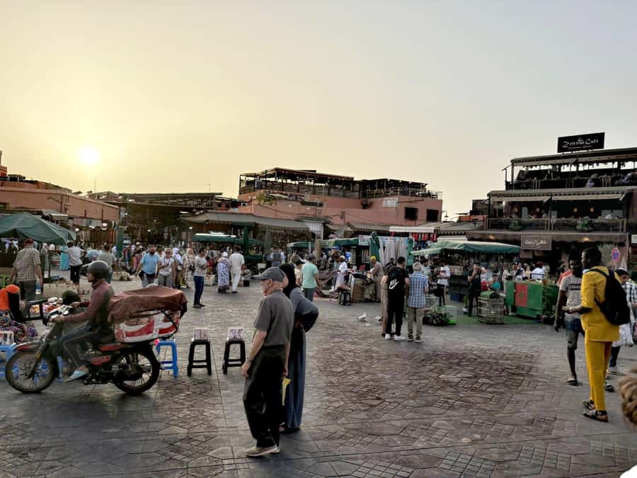 Marrakech: Guided Tour by Night - Argana Café Meeting Point: Finding Your Guide Fast