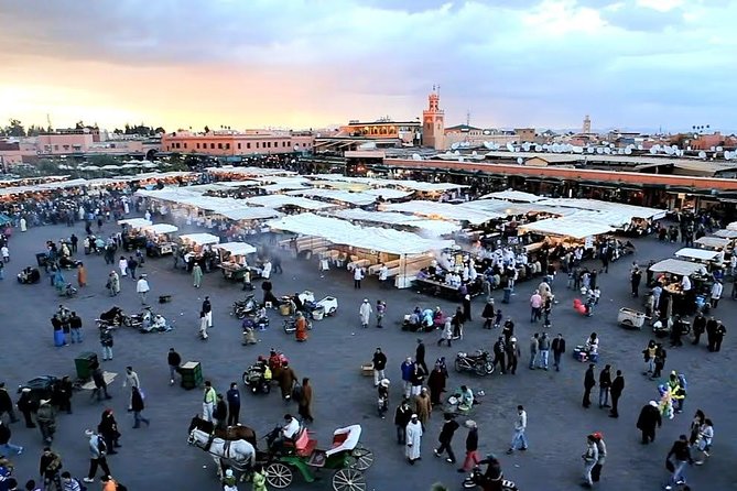 Marrakech Guided Tour with transport & lunch - Koutoubia Mosque and Bab Agnaou: two iconic exteriors to anchor your day