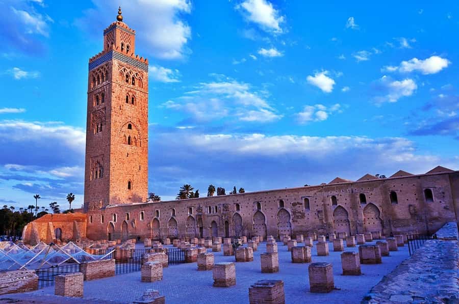 Marrakech: Half-Day Medina Markets Tour - Saadian Tombs: when the pace slows and the details matter