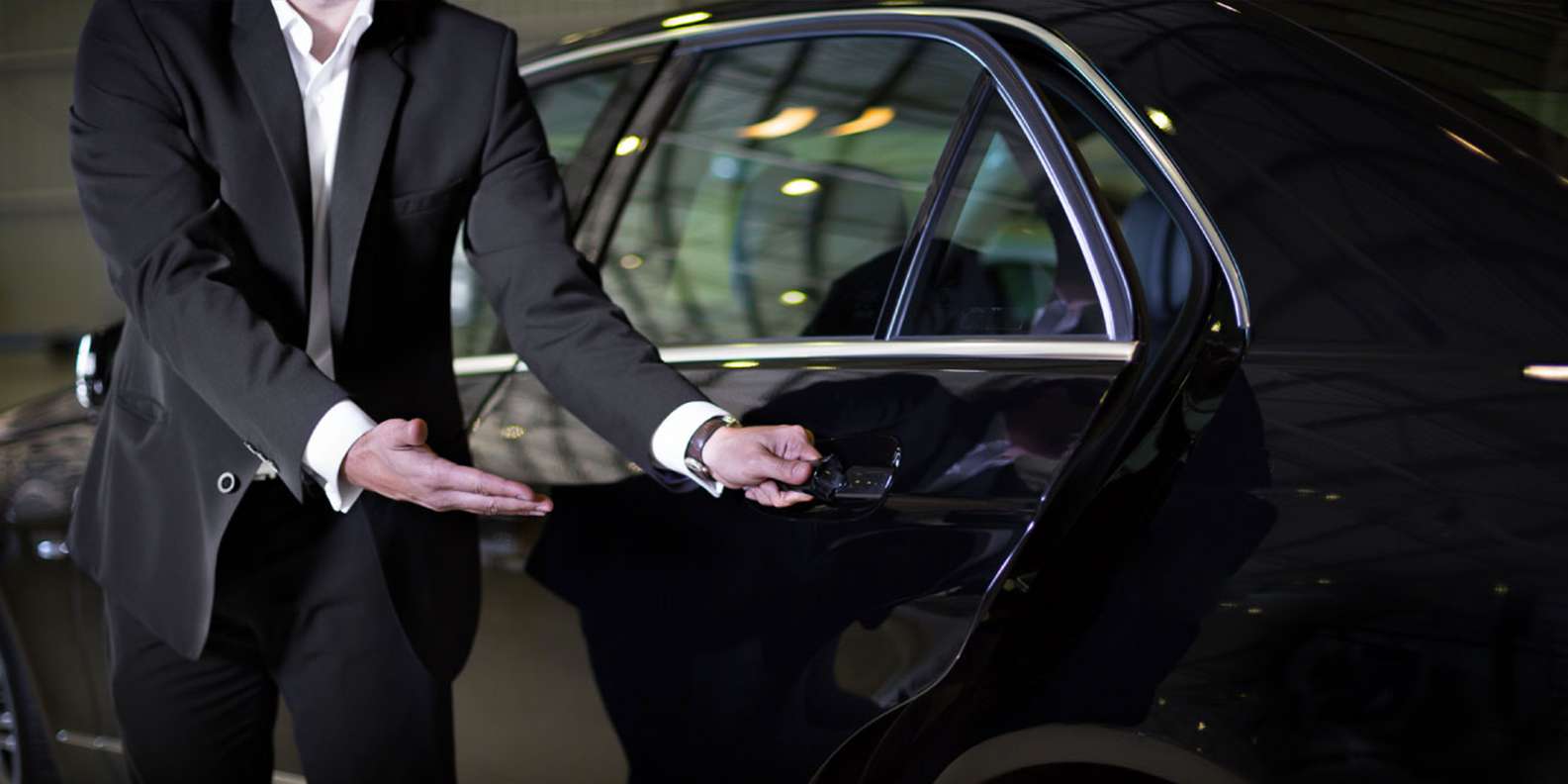 Marrakech: half-day Private van with driver at your service - Choosing Stops: A Realistic 5-Hour Game Plan
