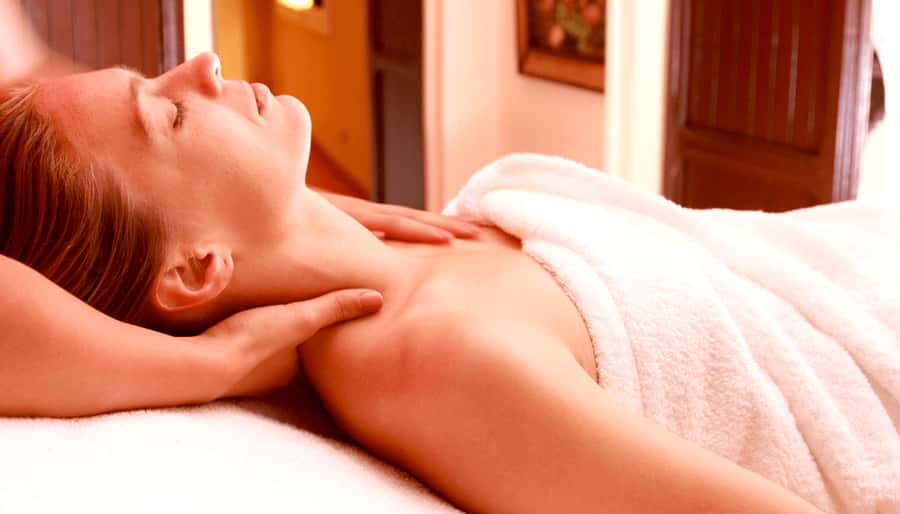 Marrakech : Hammam massage in an authentic spa - Inside the Hammam: Steam Bath + Moroccan Exfoliation Ritual