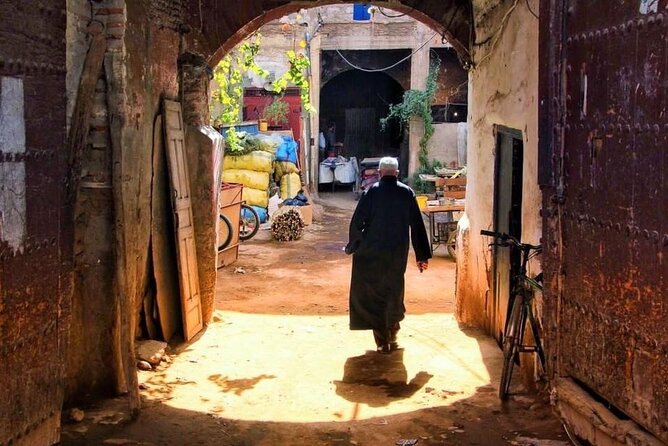 Marrakech Hidden Sides - Ben Youssef Medersa, Rahba Kedima, and Jemaa el-Fnaa: Finishing With Craft and Energy