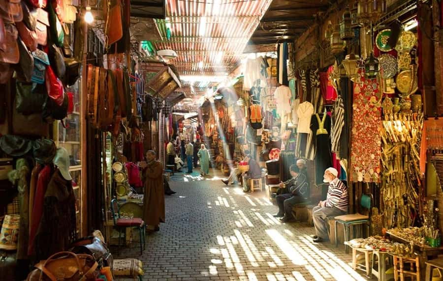 Marrakech: Medina and Souks Walking Tour - Meeting at Café de France and Getting Your Bearings Fast