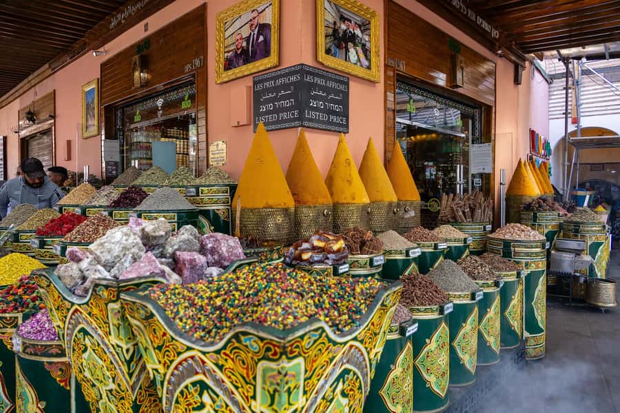 Marrakech: Medina, Souks, Artisans Guided Tour with Mint Tea - Mint tea on a quiet terrace: pause before the next shopping push
