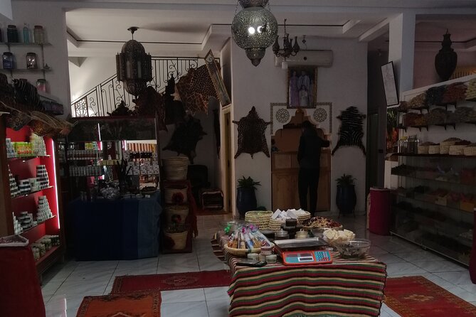 Marrakech Medina Tour and Moroccan Cosmetic Workshop - Souks Walks That Actually Help: Shopping Sense, Not Just Photos