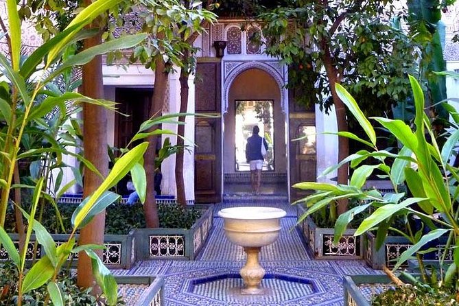 Marrakech Medina Walking Tour With official Local Guide - Guide Quality: What to Look for in Real Time