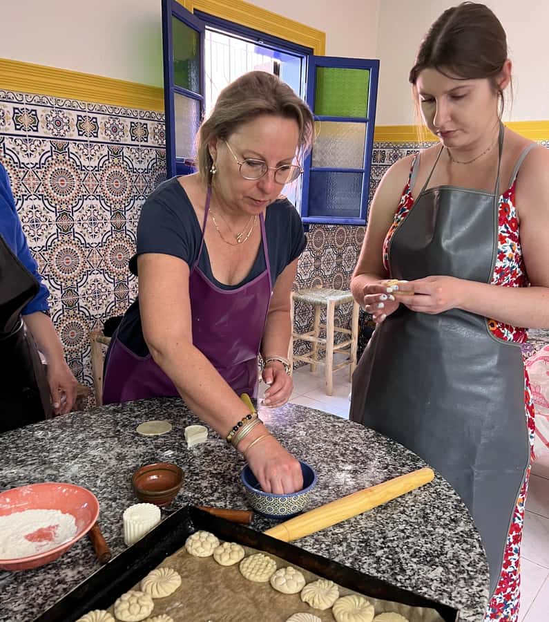 Marrakech: Moroccan Pastries and Tea Class with a Local - Moroccan pastry technique: what you’re really learning
