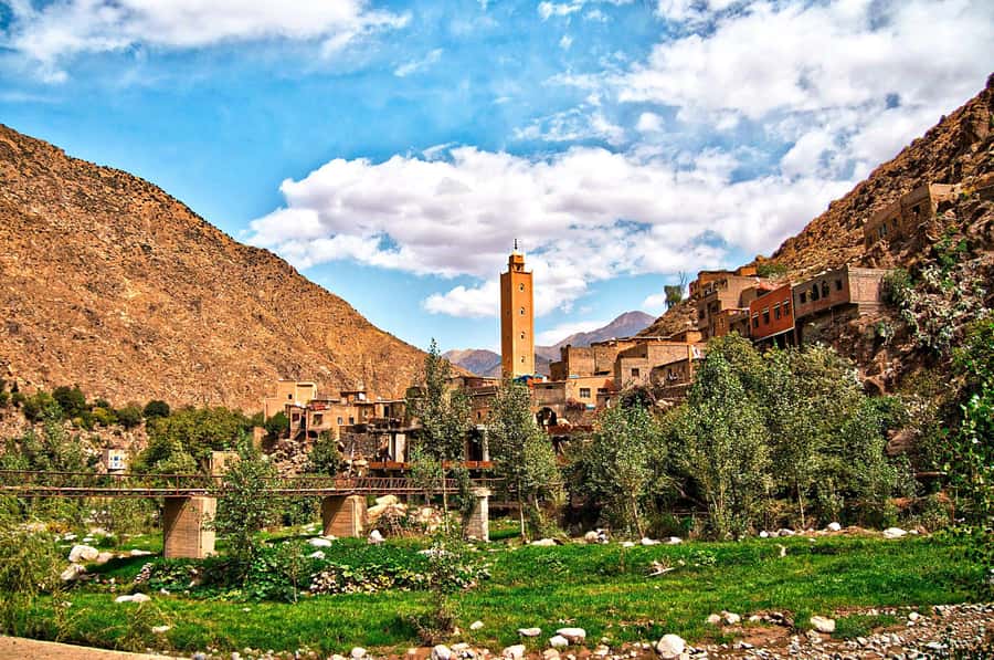 Marrakech: Ourika Valley with guid + lunch +Atlas Mountains - After the climb: what riverside lunch feels like