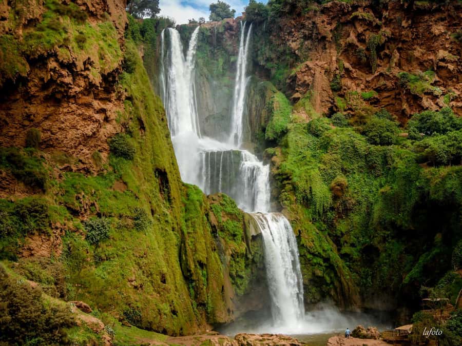 Marrakech : Ouzoud Waterfalls & Guided Tour & Boat Ride - First sight of Ouzoud Falls: turquoise power and that 100+ meter drop