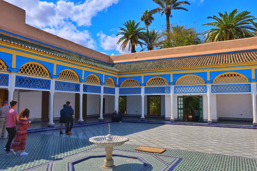 Marrakech: Private Half-Day City Highlights Tour - Start in the modern city: Gueliz & Hivernage, then into the old Medina