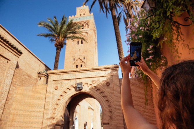 Marrakech PRIVATE TOUR With Locals: Highlights & Hidden Gems - Stop 3: Bahia Palace and the payoff of architectural context
