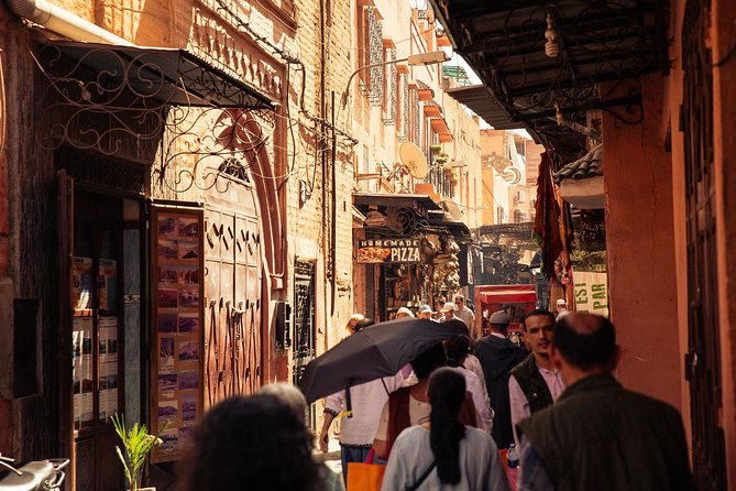 Marrakech PRIVATE TOUR With Locals: Highlights & Hidden Gems - The food and snack piece: small cost, big morale