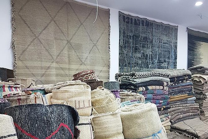 Marrakech Shopping Tour in the Best Galleries in Morocco. - Starting at Café de France and getting your bearings in Jemaa el-Fna