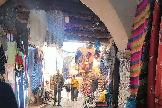 Marrakech : Shopping Tour in the Souks - Stop 2: Rahba Kedima Square herbal store for mint tea and remedies