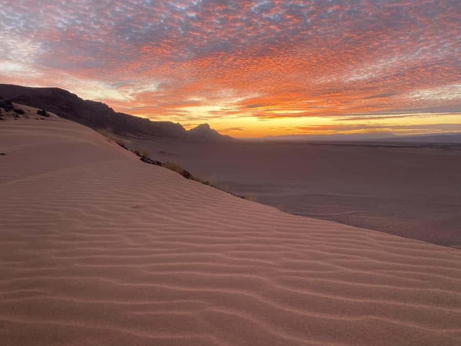 Marrakech to Zagora Desert: 2-Day trip via Ait Benhadou - Day 1: Marrakech to Zagora via High Atlas and Ait Benhaddou