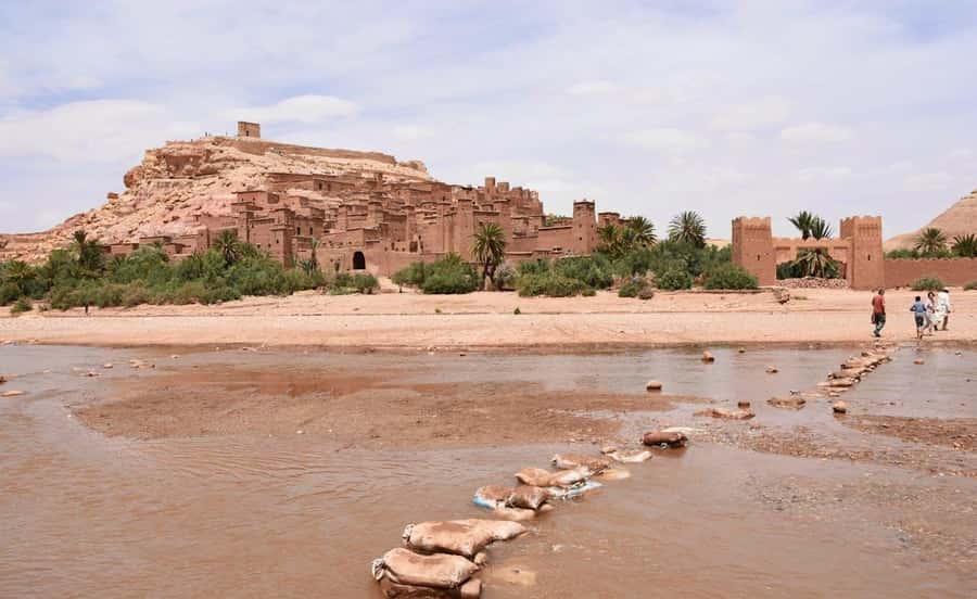 Marrakech: UNESCO Kasbahs and Telouet Green Valley Day Trip - Ait Benhaddou UNESCO Ksar: walking the earthen fortress like a time traveler