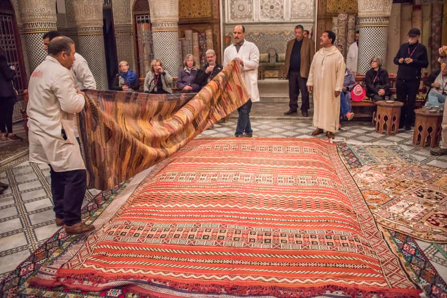 Marrakech: Vibrant Souks, Local Artisans & Medina Experience - Souk El Kebir for Carpets and Textiles: Browse, Compare, Bargain