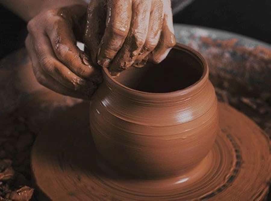 Marrakech: Workshop for Pottery - Wheel Turning vs. Molding: The Two Skills You’ll Actually Practice