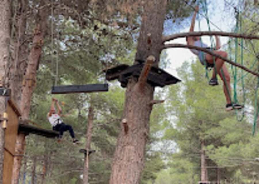 Marrakech: Zip-Line in the Atlas Mountains & Berber villages - The break and village wandering: Berber valley pace after the adrenaline