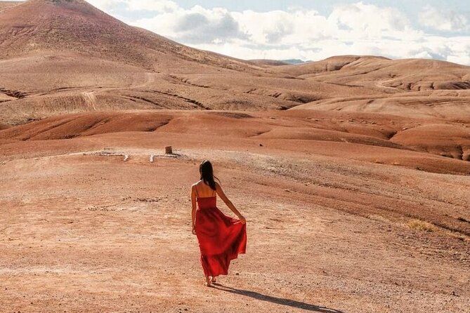 Marrakesh: Agafay Desert and Atlas Mountains & Waterfalls Tour - Lunch with locals: plan for the extra cost