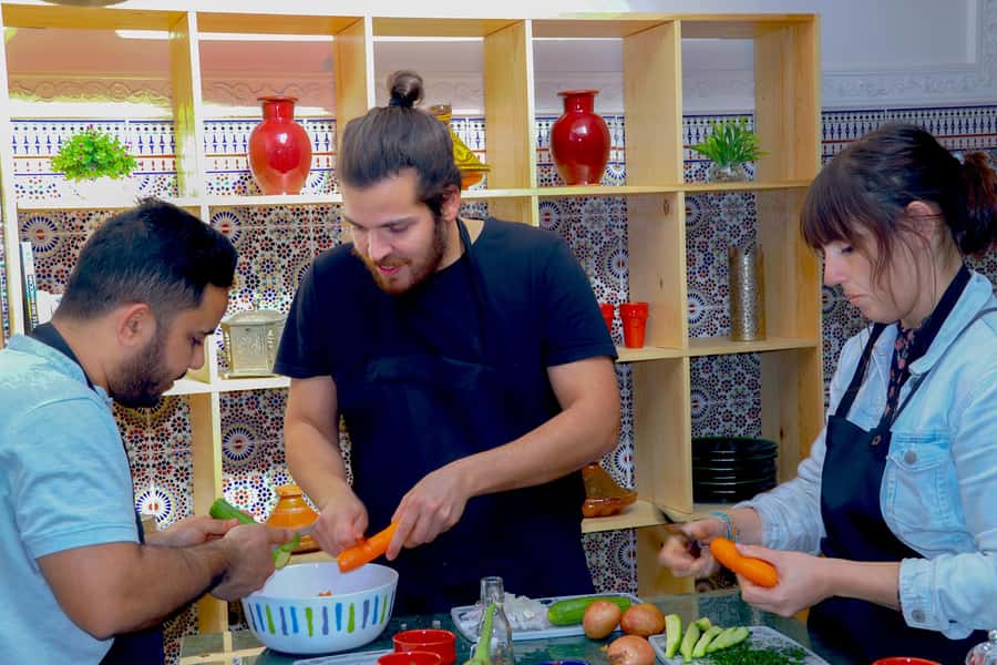 Marrakesh: Moroccan Dishes Cooking Class with a Local Chef - Tea, bread, and the buffet dinner you actually want to eat