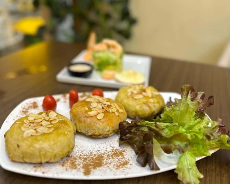 Marrakesh: Moroccan Lunch at Chouf L'Or Restaurant - Chouf L’Or in Marrakesh: a practical lunch with real choice
