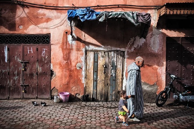 Medina of Marrakech Walking Tour - Bahia Palace: Big-Expectations Math for a Half Day